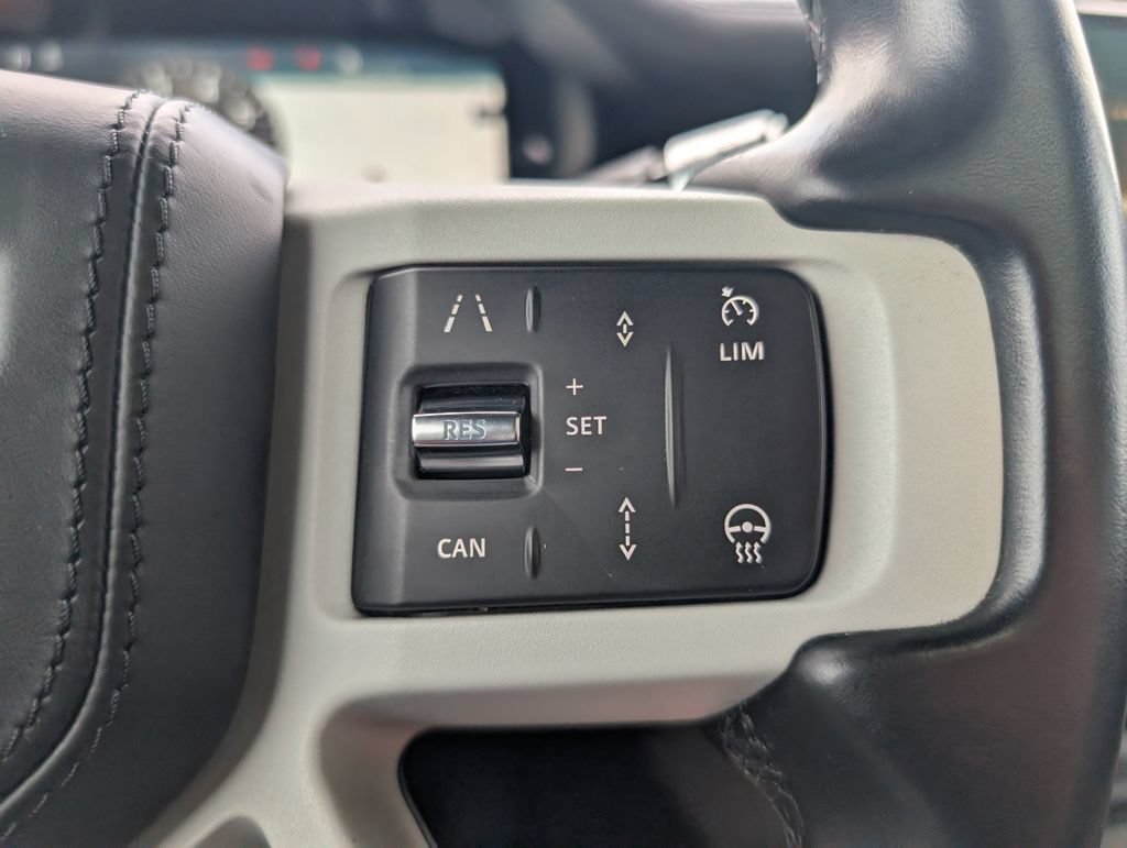 Used 2022 Land Rover Defender 110 XS Edition AWD/4WD image 18