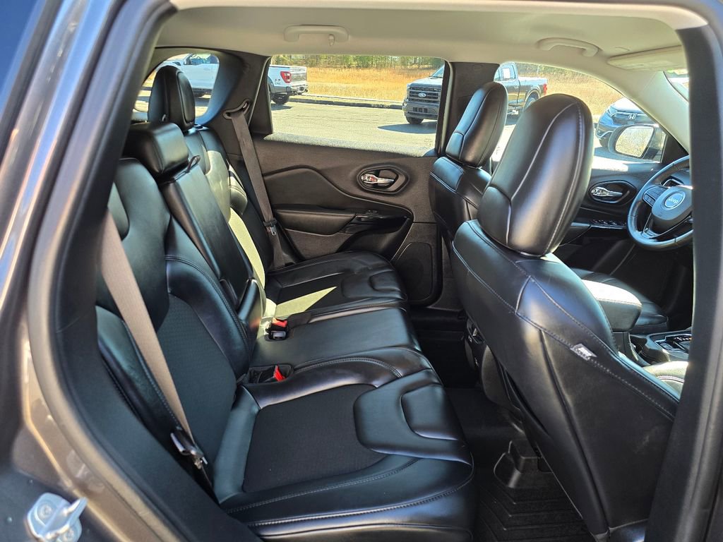 Used 2021 Jeep Cherokee Latitude Plus image 11