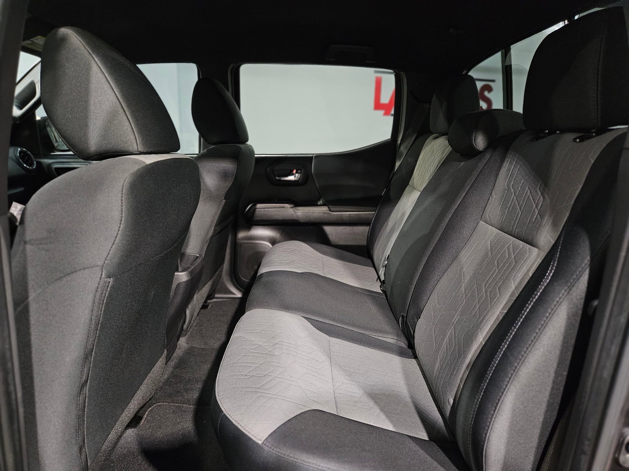 Used 2022 Toyota Tacoma TRD Sport image 35