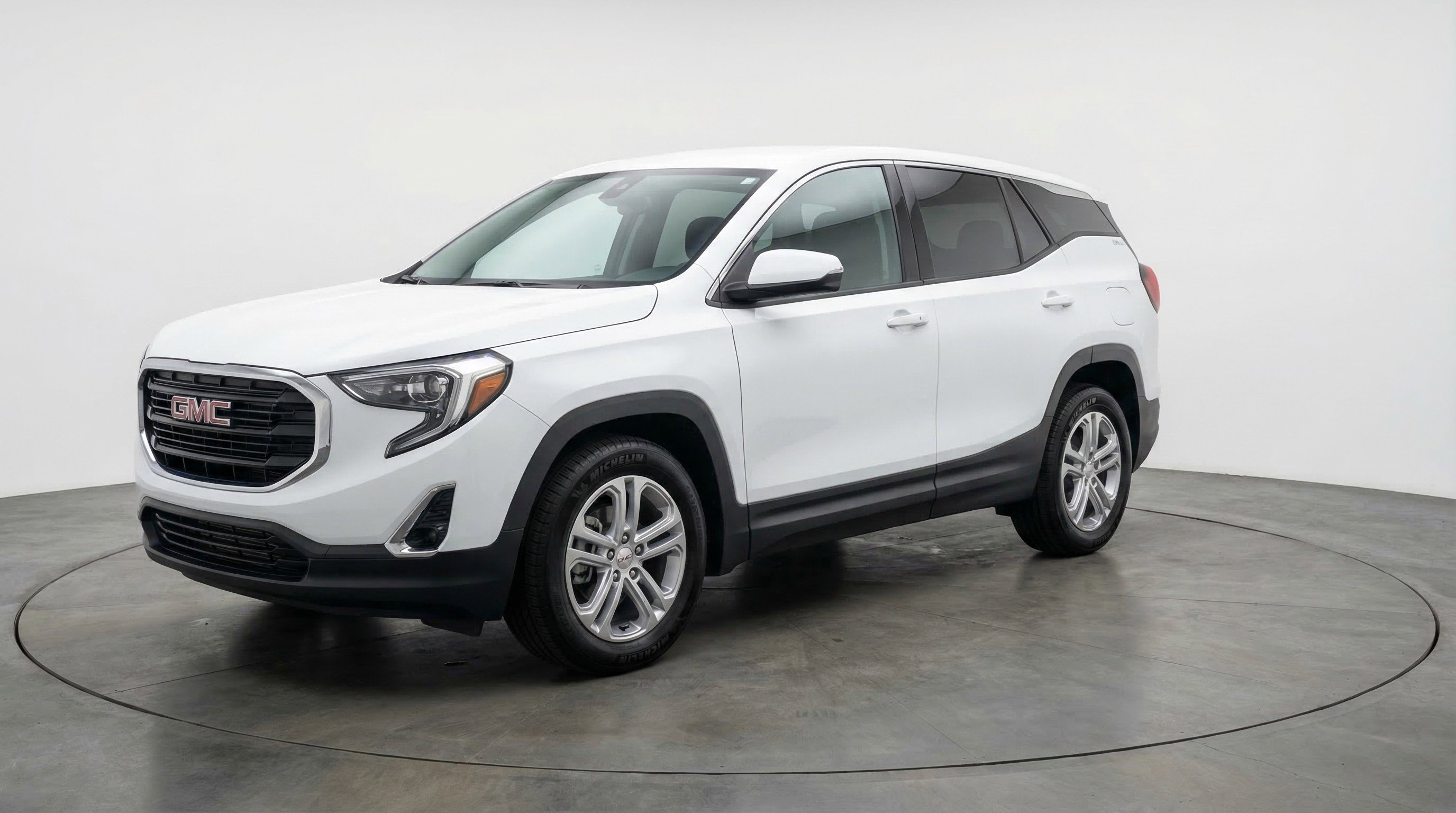 Used 2024 GMC Terrain SLE FWD image 3