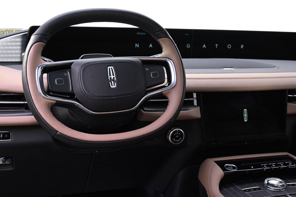 New 2026 Lincoln Navigator L Black Label AWD/4WD image 12