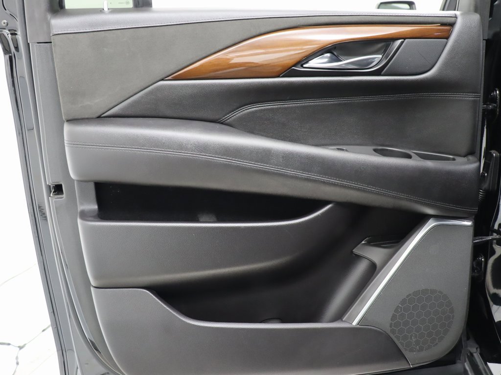 Used 2020 Cadillac Escalade ESV Premium Luxury image 47