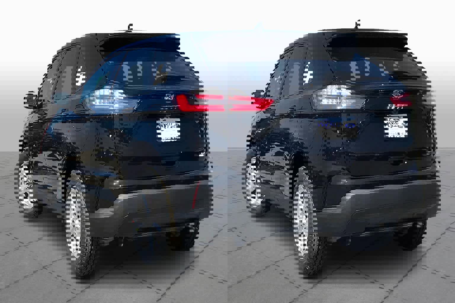 Certified 2024 Ford Edge SE image 11