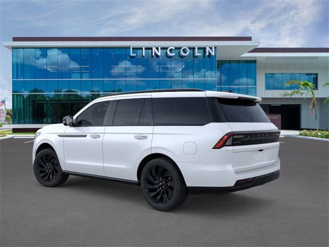 New 2025 Lincoln Navigator Reserve image 4
