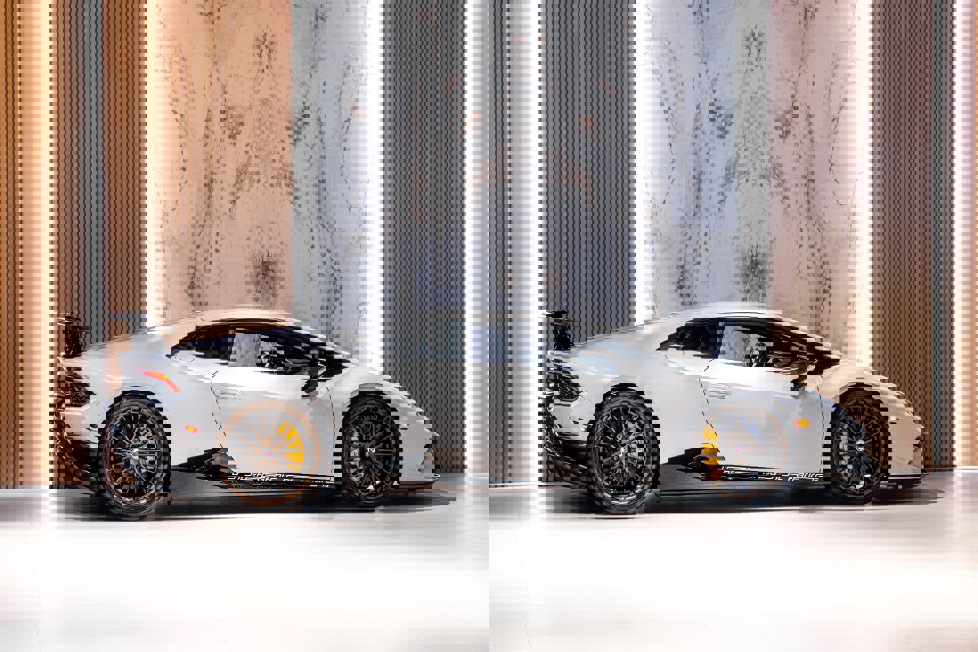 Used 2018 Lamborghini Huracan Performante image 3