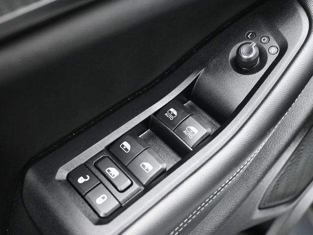 Used 2024 Jeep Grand Cherokee L Laredo image 13