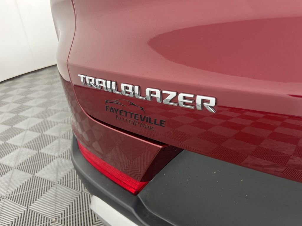 Certified 2025 Chevrolet TrailBlazer LT FWD image 3