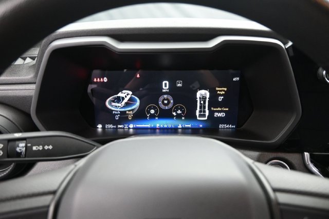 Used 2024 Chevrolet Colorado Trail Boss w/ Advanced Trailering Package AWD/4WD image 7