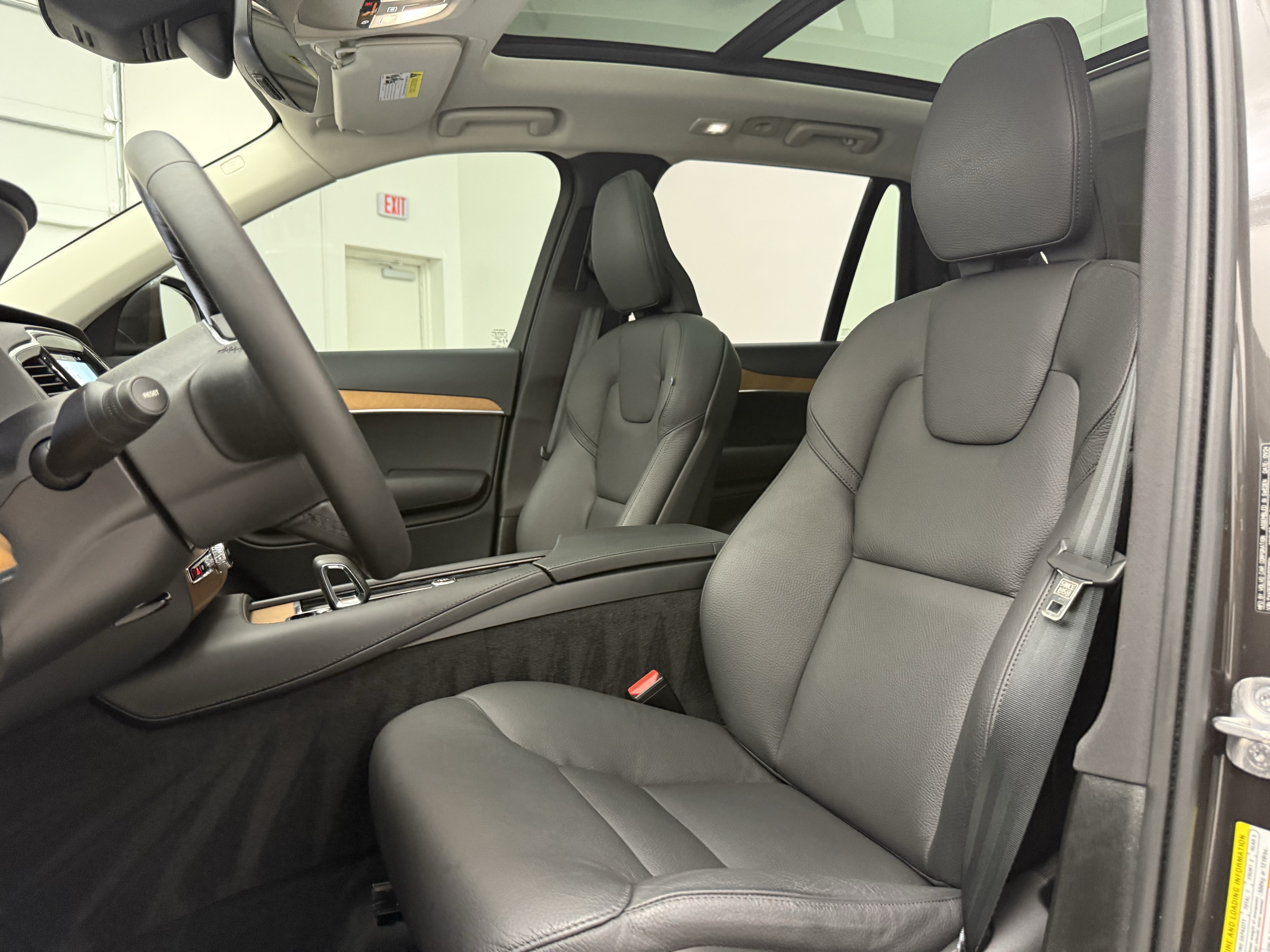 Certified 2024 Volvo XC90 B6 Plus AWD/4WD image 13