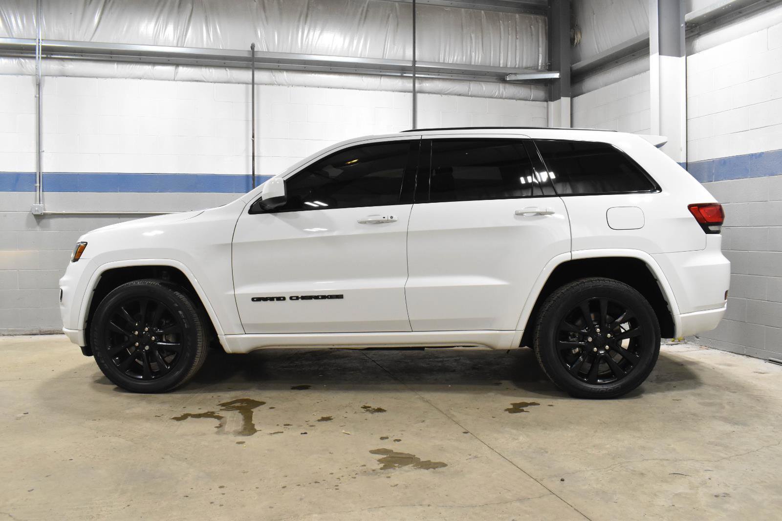 Used 2021 Jeep Grand Cherokee Laredo X image 22