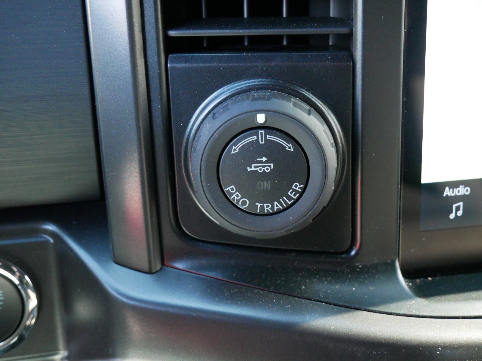 New 2024 Ford F150 XLT w/ Equipment Group 302A MID image 30