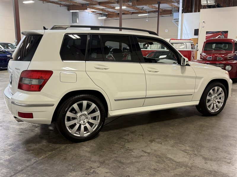 Used 2012 Mercedes-Benz GLK 350 4MATIC image 7