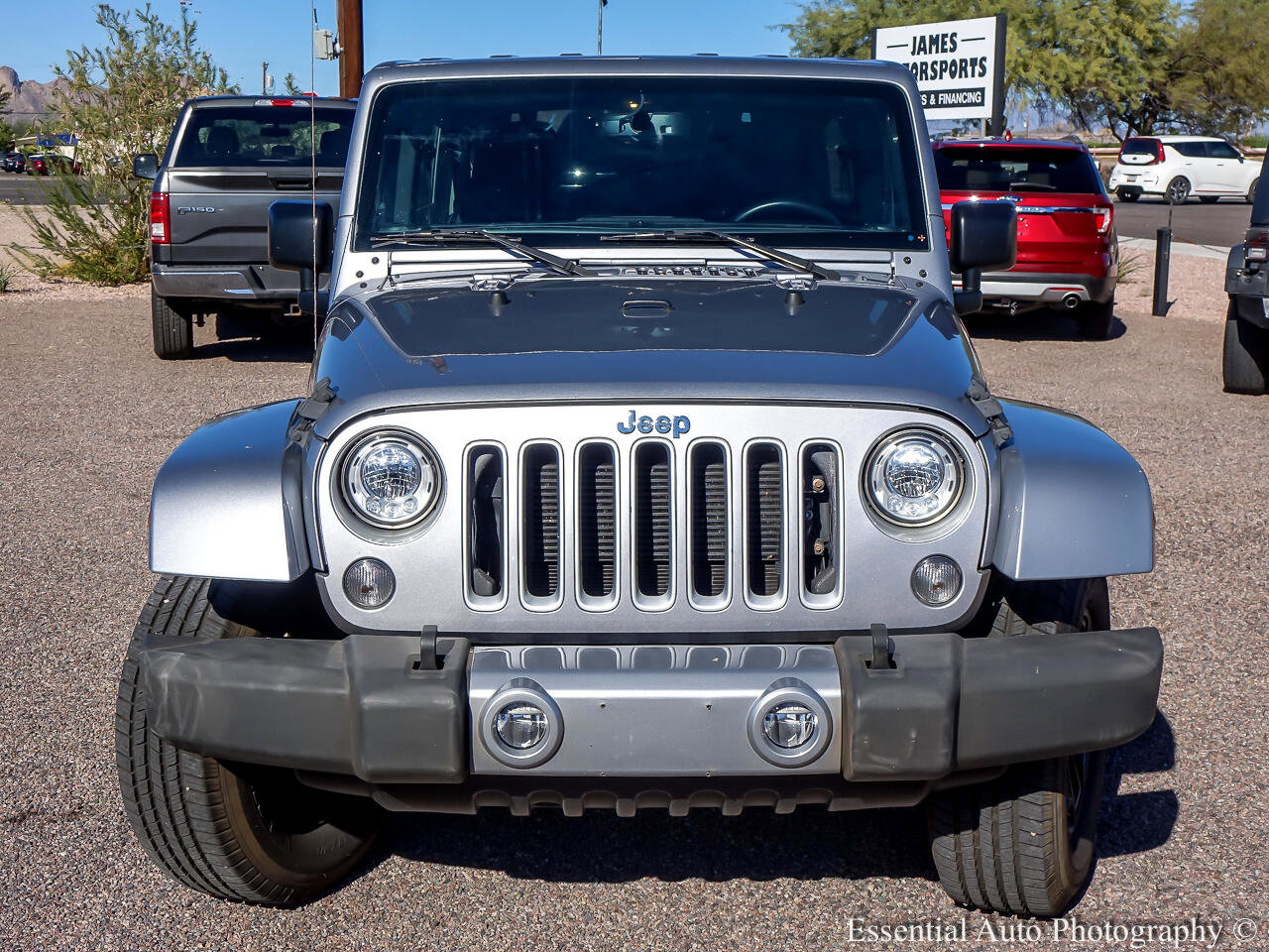 Used 2017 Jeep Wrangler Unlimited Sahara w/ Connectivity Group image 6