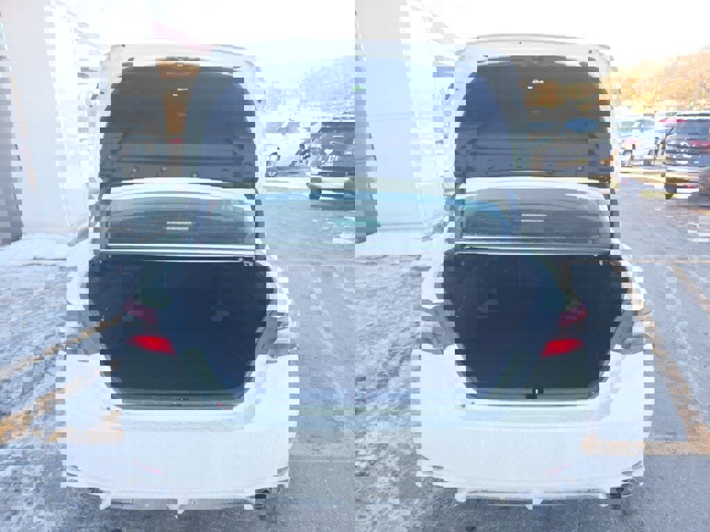 Used 2024 Toyota Camry SE image 6