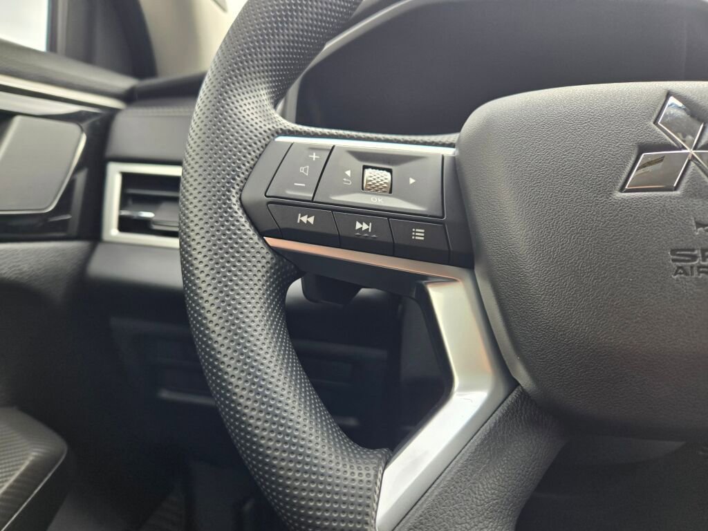 New 2026 Mitsubishi Outlander ES AWD/4WD image 25