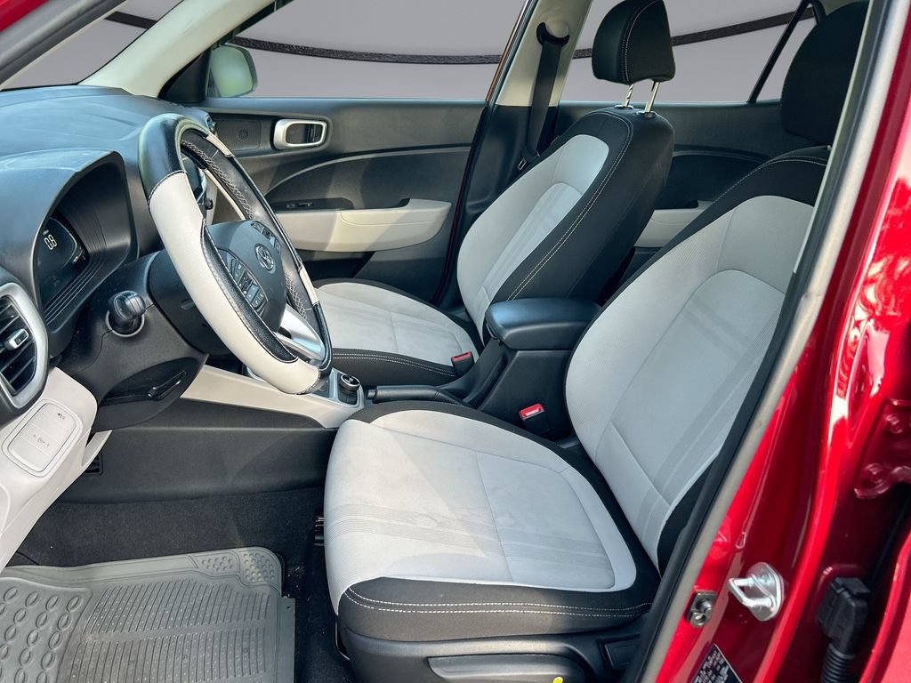 Used 2023 Hyundai Venue SEL FWD image 11