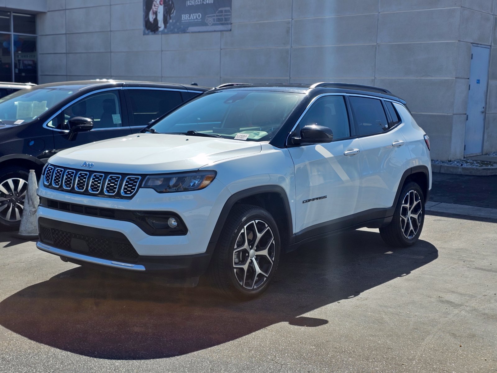 Used 2024 Jeep Compass Limited AWD/4WD image 2