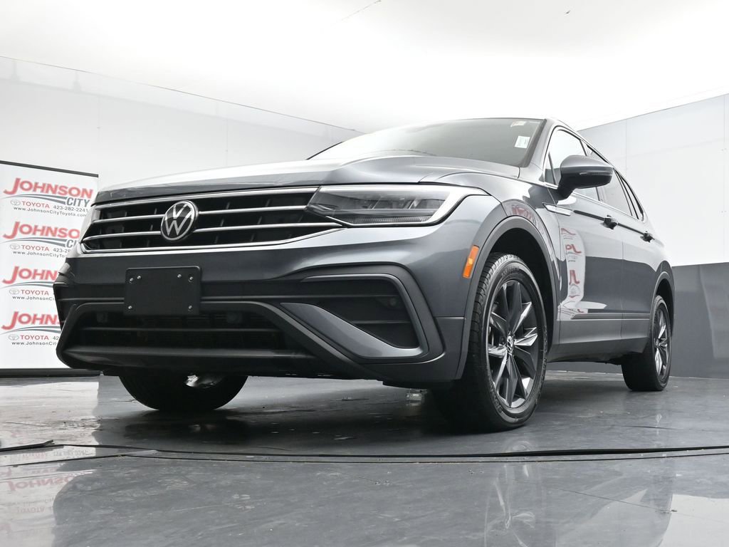 Used 2023 Volkswagen Tiguan SE image 34