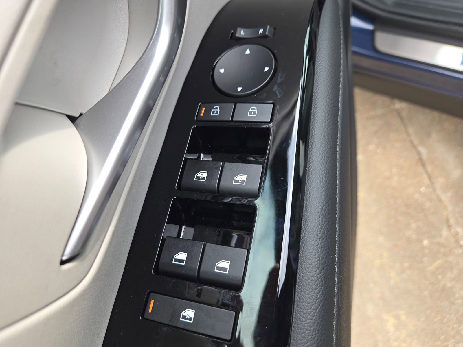 Certified 2025 Hyundai Tucson Limited image 30