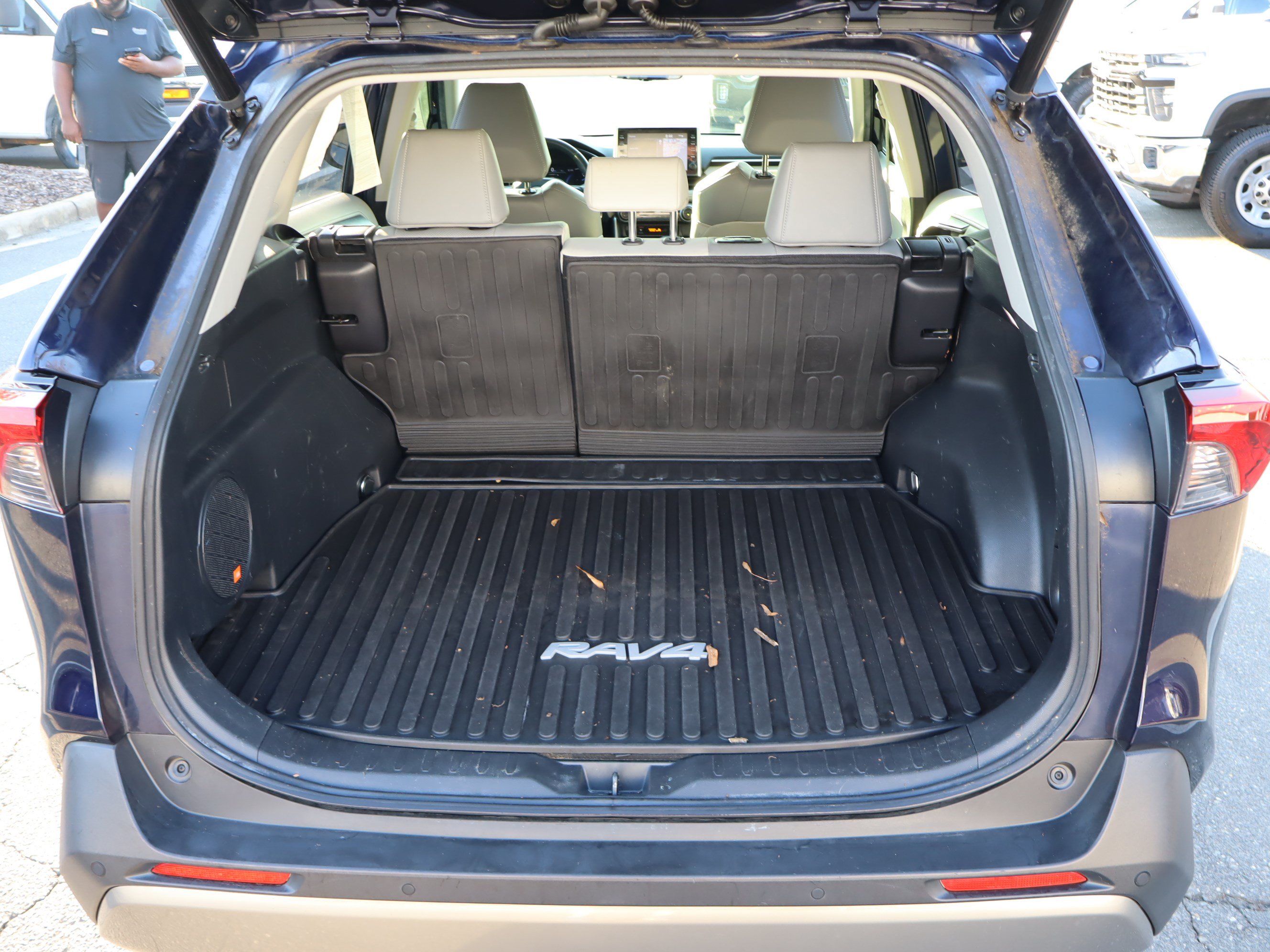 Used 2022 Toyota RAV4 Limited AWD/4WD image 33