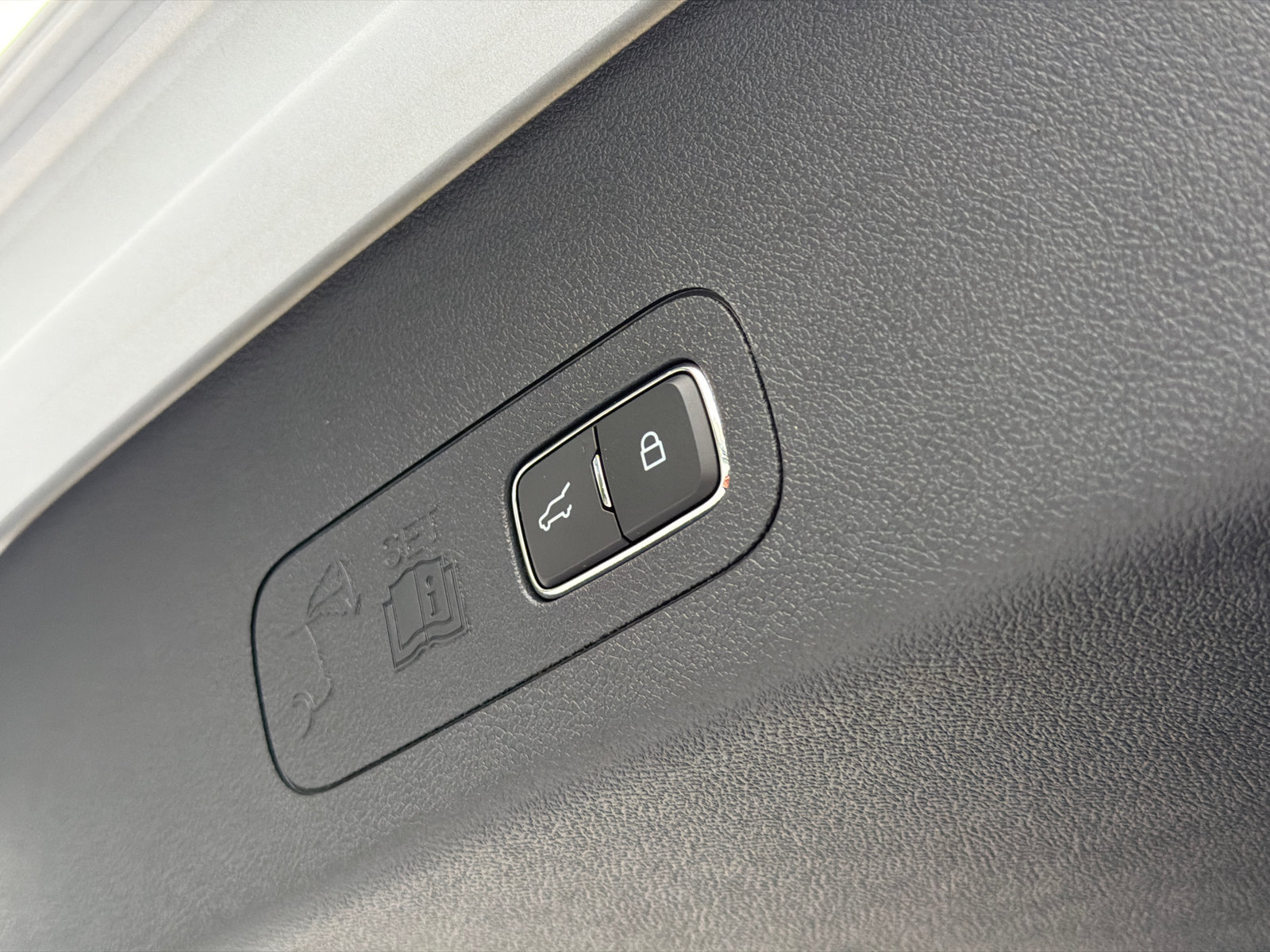New 2027 Lincoln Aviator Black Label w/ Black Label Special Edition AWD/4WD image 8