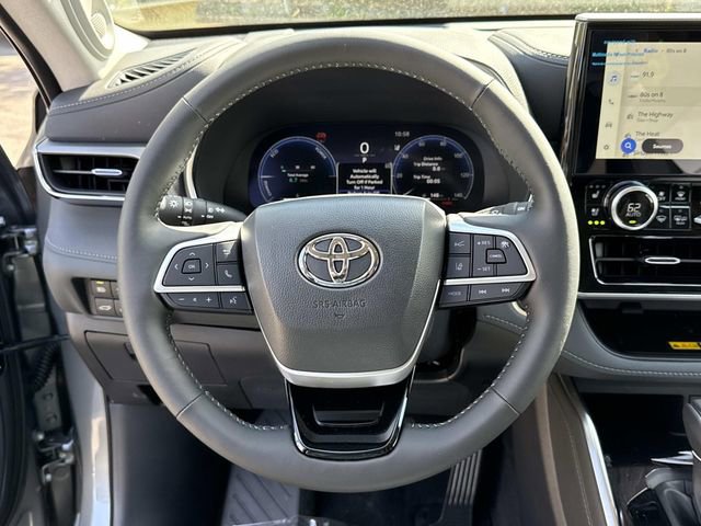 Used 2026 Toyota Highlander Platinum AWD/4WD image 19