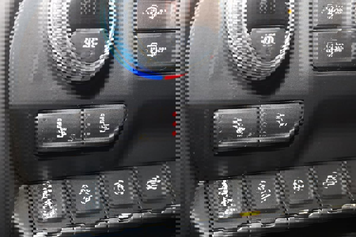 Used 2020 GMC Sierra 1500 Elevation w/ Elevation Value Package image 8