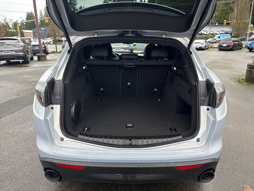 New 2025 Alfa Romeo Stelvio Sprint image 12