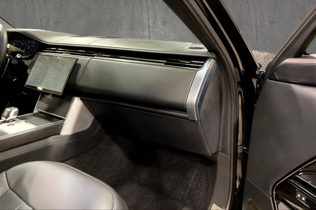 Used 2024 Land Rover Range Rover SV image 26