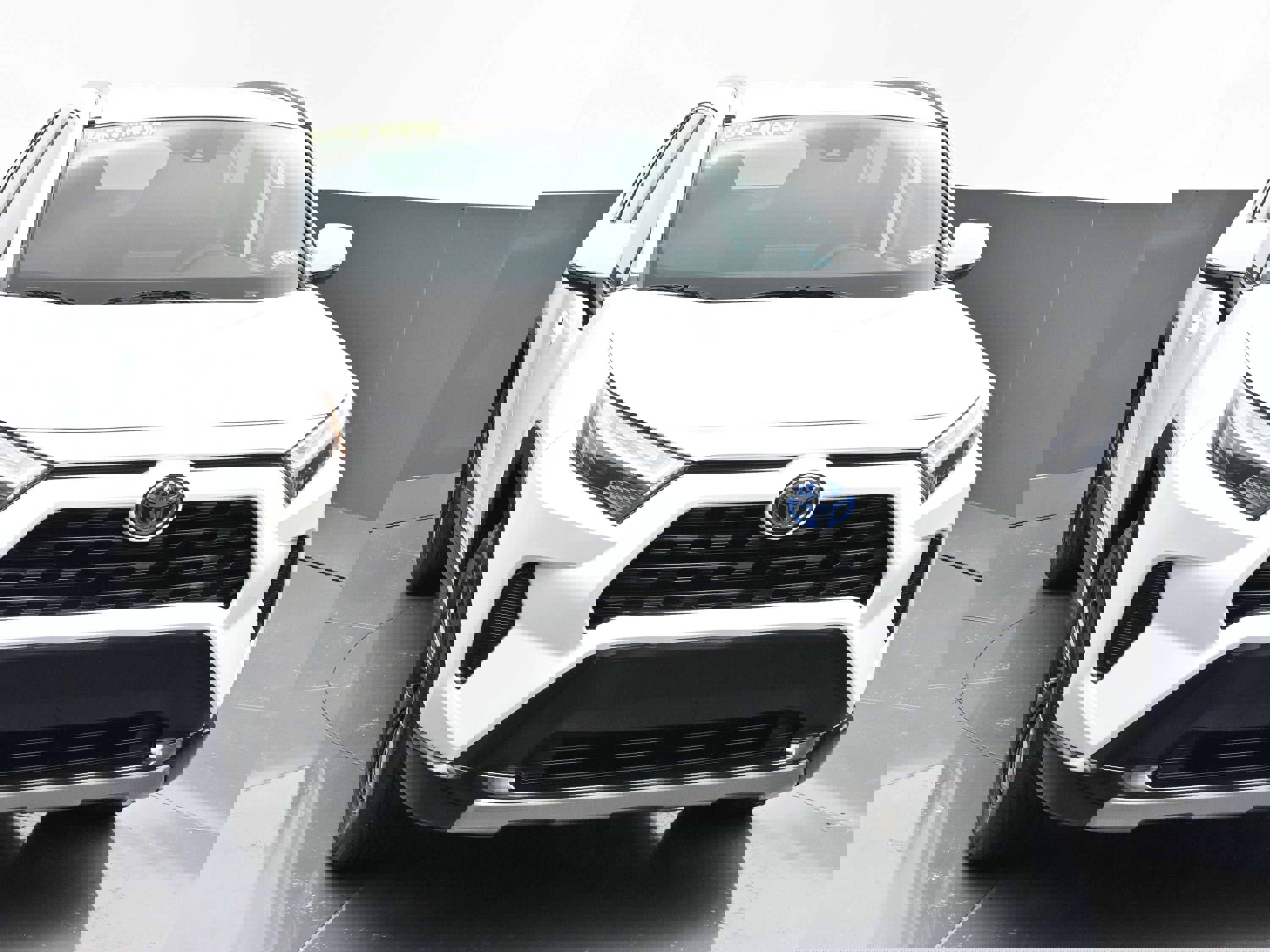 Used 2023 Toyota RAV4 SE image 2