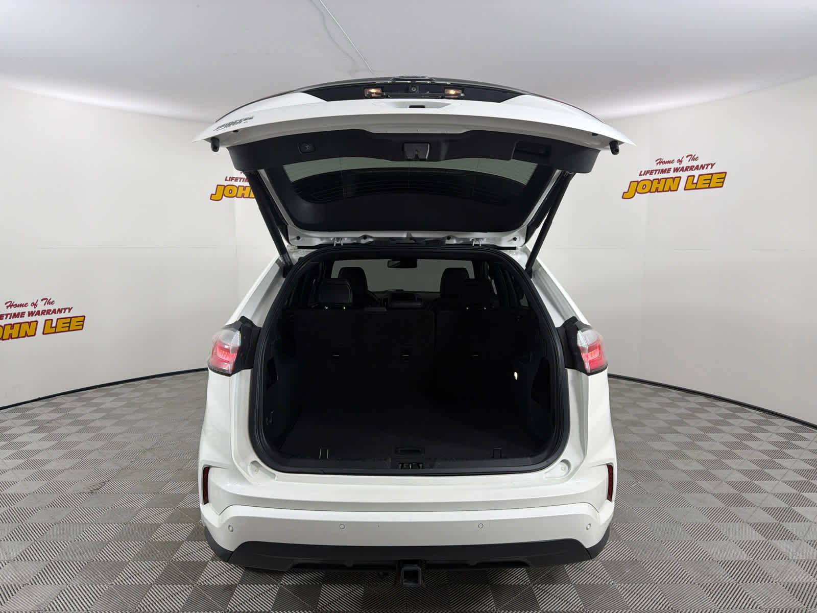 Used 2022 Ford Edge ST-Line w/ Class II Trailer Tow Package image 5