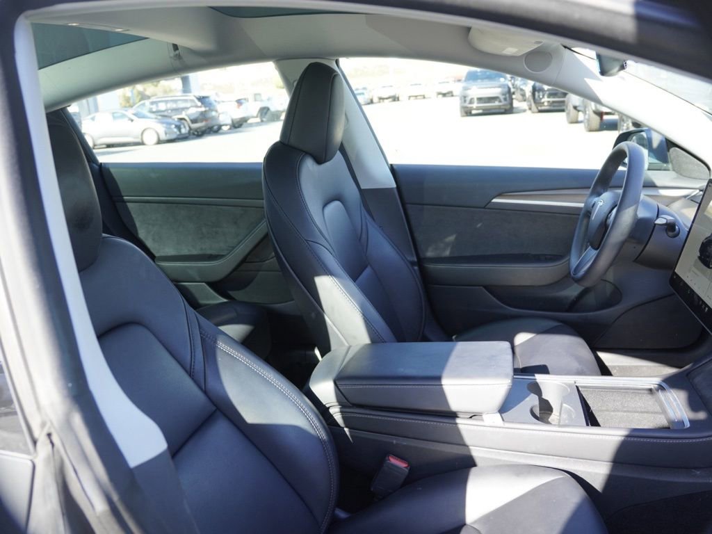 Used 2023 Tesla Model 3 Standard Range image 18