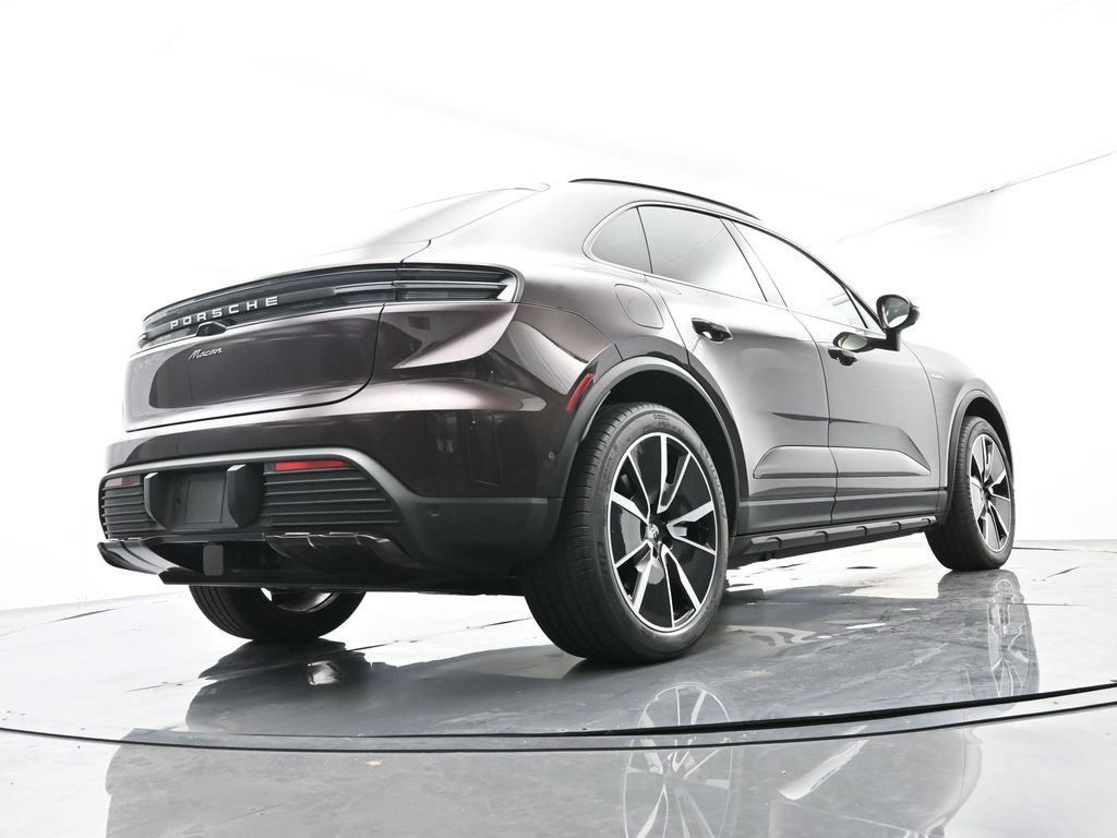 Certified 2025 Porsche Macan Electric image 50