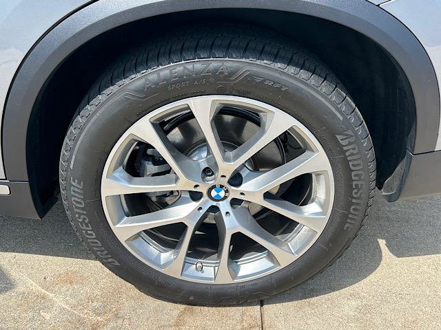 Used 2024 BMW X5 xDrive40i w/ Premium Package AWD/4WD image 33