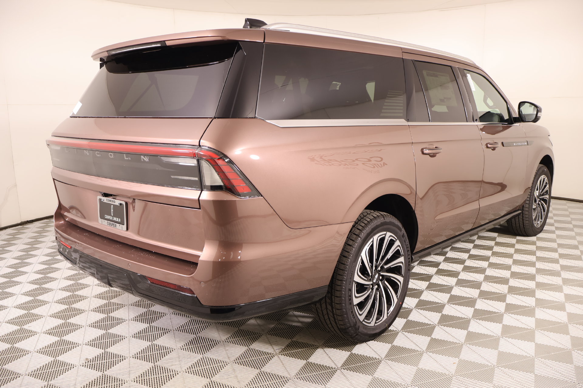 New 2027 Lincoln Navigator L Black Label AWD/4WD image 23