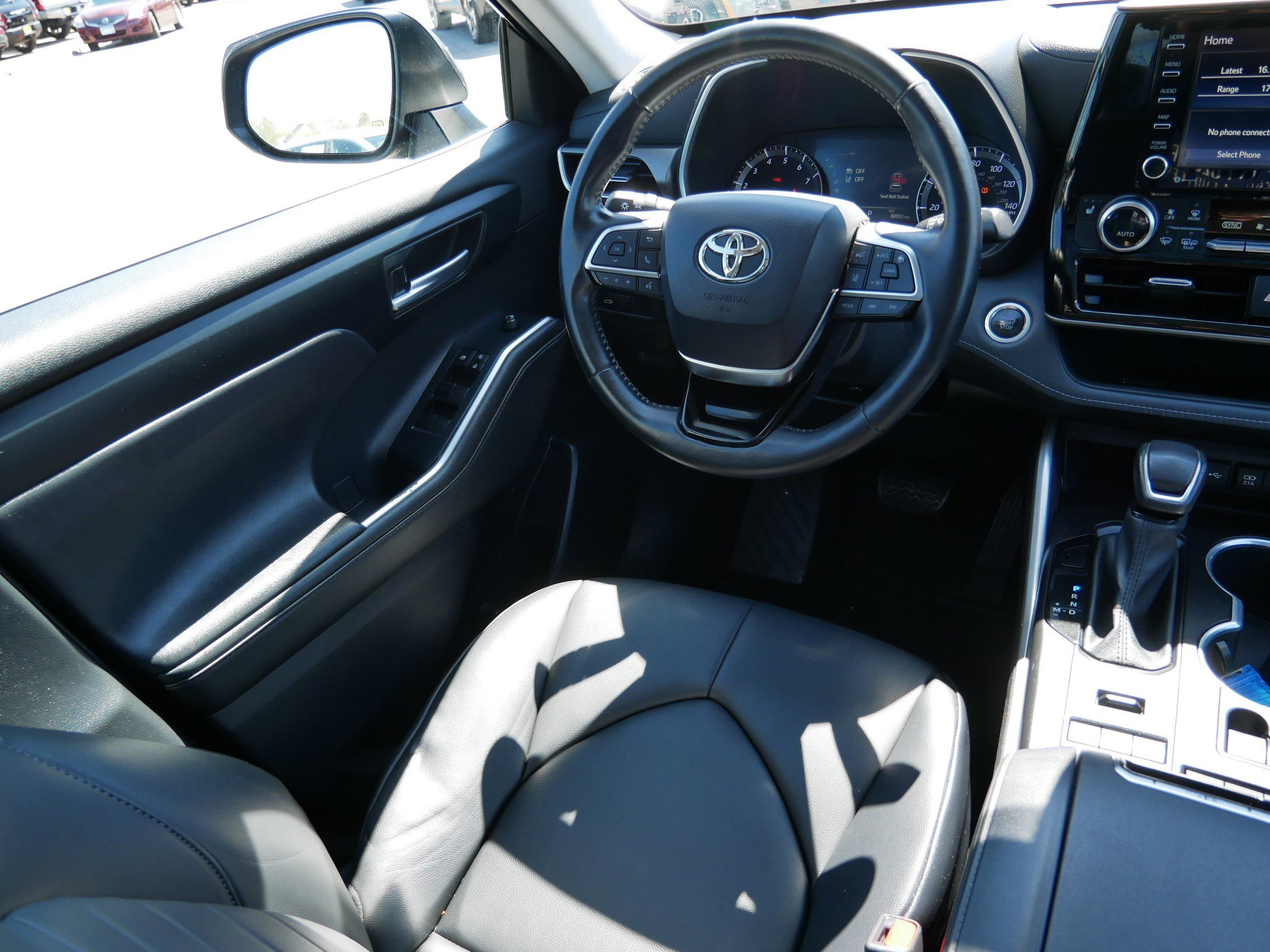 Used 2020 Toyota Highlander XLE AWD/4WD image 9