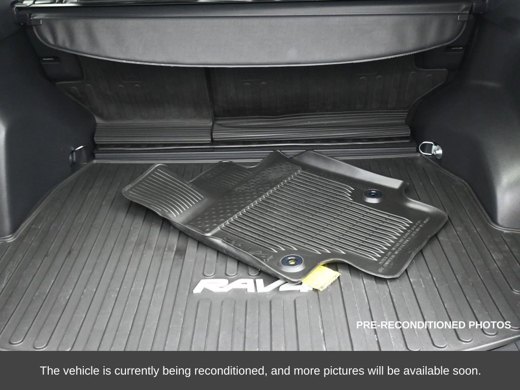 Used 2023 Toyota RAV4 XLE Premium image 18