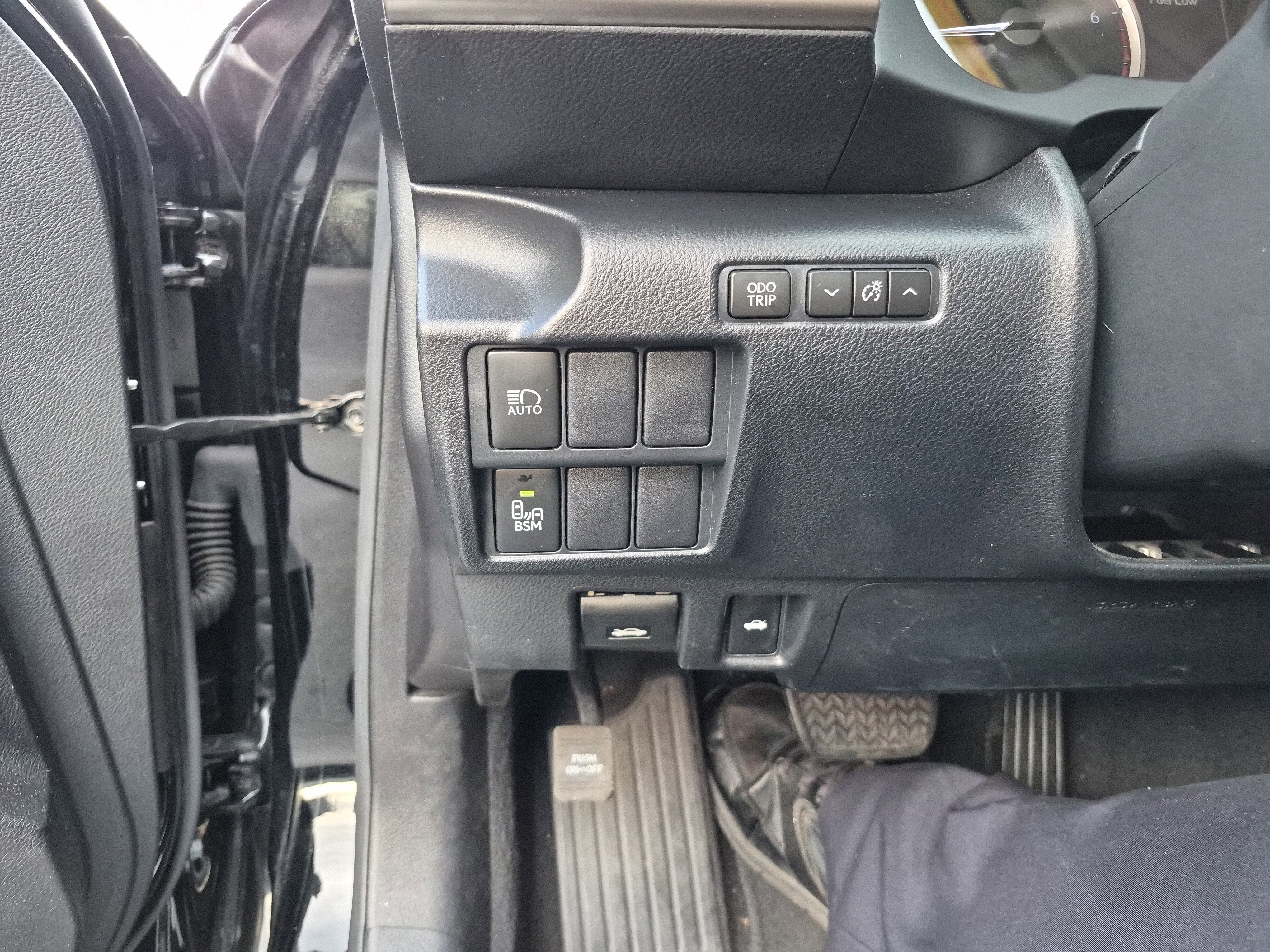 Used 2020 Lexus IS 300 image 21