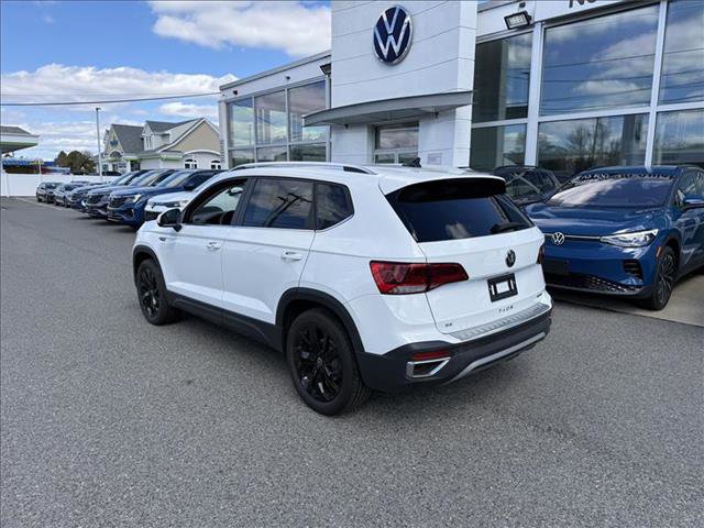 Certified 2023 Volkswagen Taos SE w/ Black Wheel Package AWD/4WD image 12