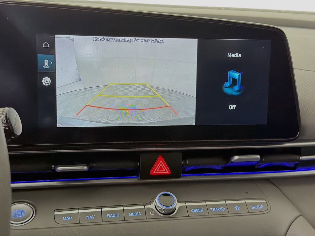 Used 2024 Hyundai Elantra SEL FWD image 17