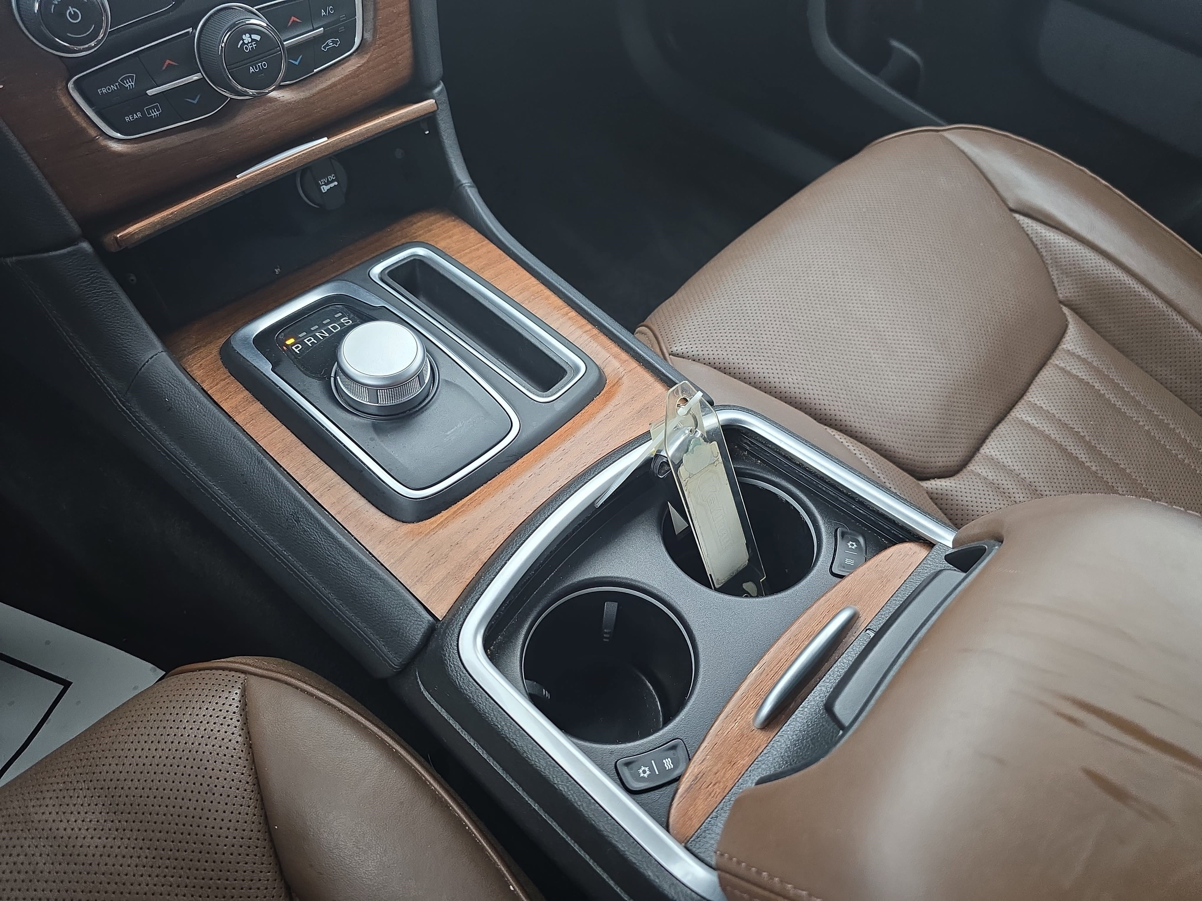 Used 2018 Chrysler 300 C w/ Safetytec Plus Group RWD image 24