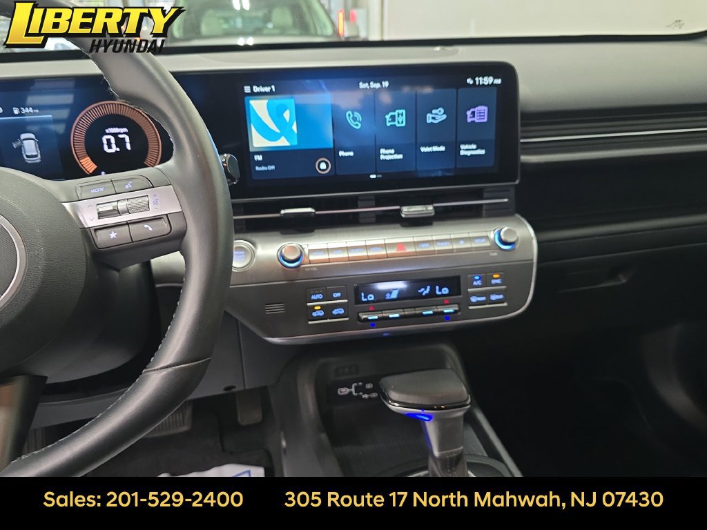 Certified 2024 Hyundai Kona SEL AWD/4WD image 18
