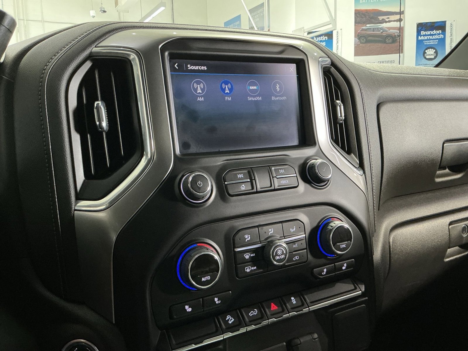 Used 2021 Chevrolet Silverado 1500 LT Trail Boss w/ Bed Protection Package image 26