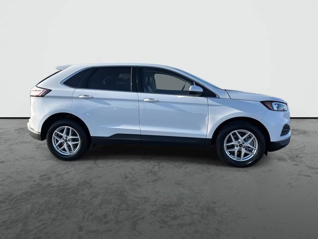 Used 2024 Ford Edge SEL image 9
