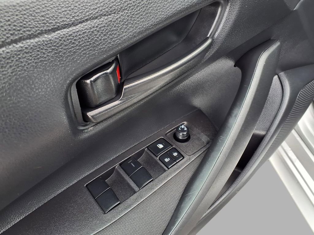 Used 2025 Toyota Corolla LE image 19