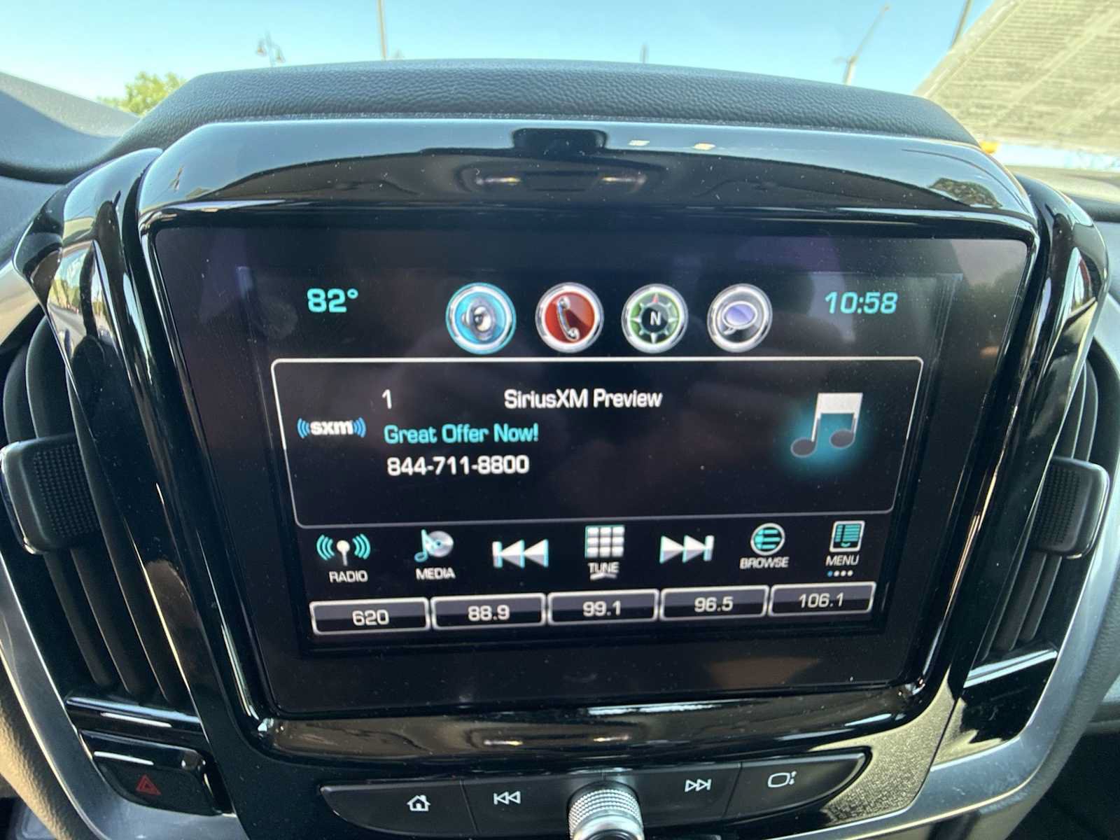 Certified 2018 Chevrolet Traverse LT FWD image 13