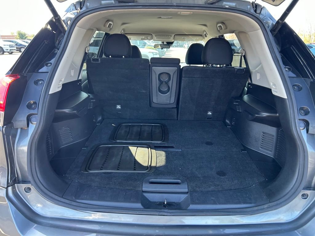 Used 2019 Nissan Rogue SV image 26