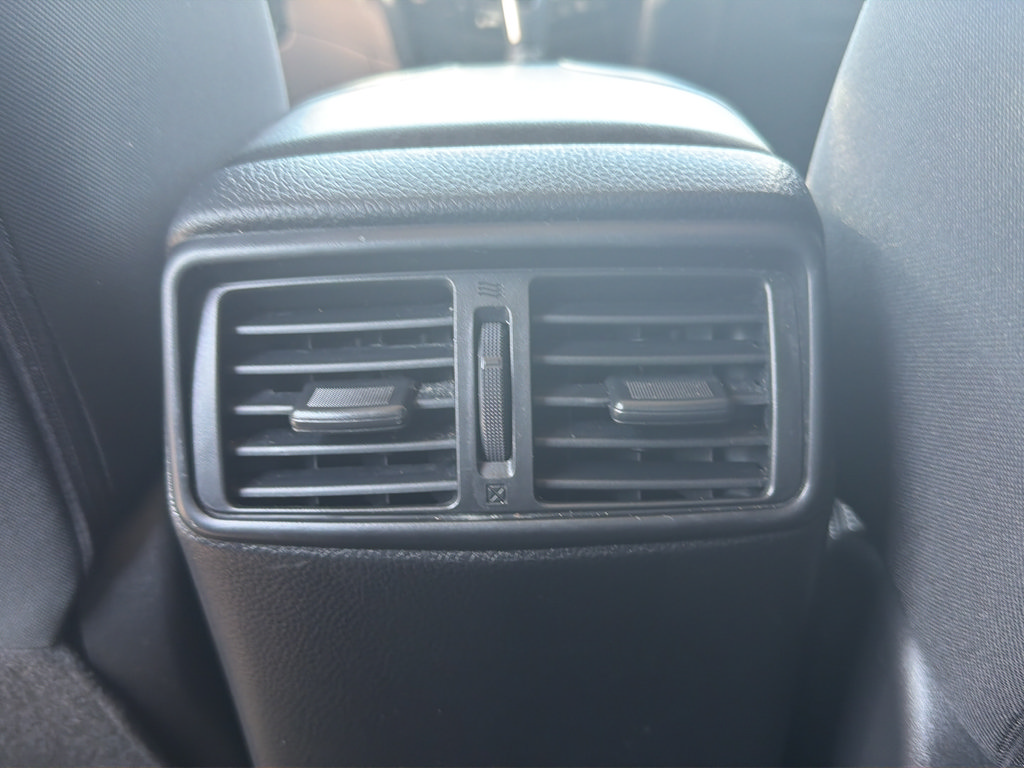 Used 2019 Nissan Rogue SV w/ Premium Package FWD image 28