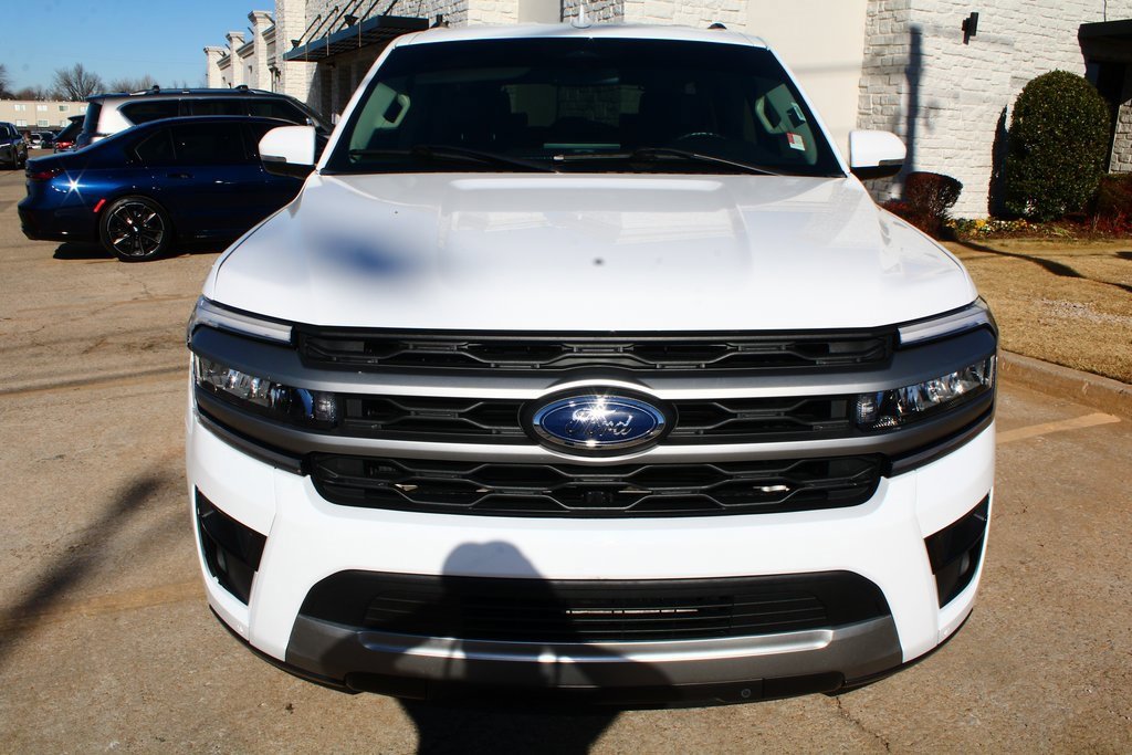 Used 2023 Ford Expedition Max XLT image 5