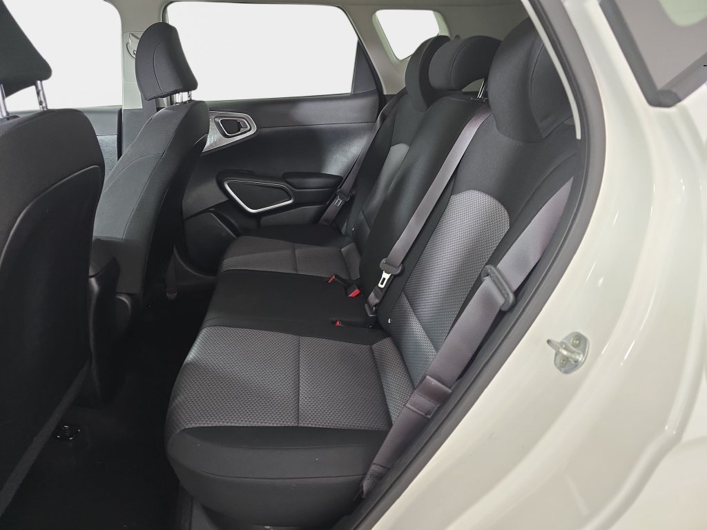 Used 2022 Kia Soul LX w/ Technology Package FWD image 16
